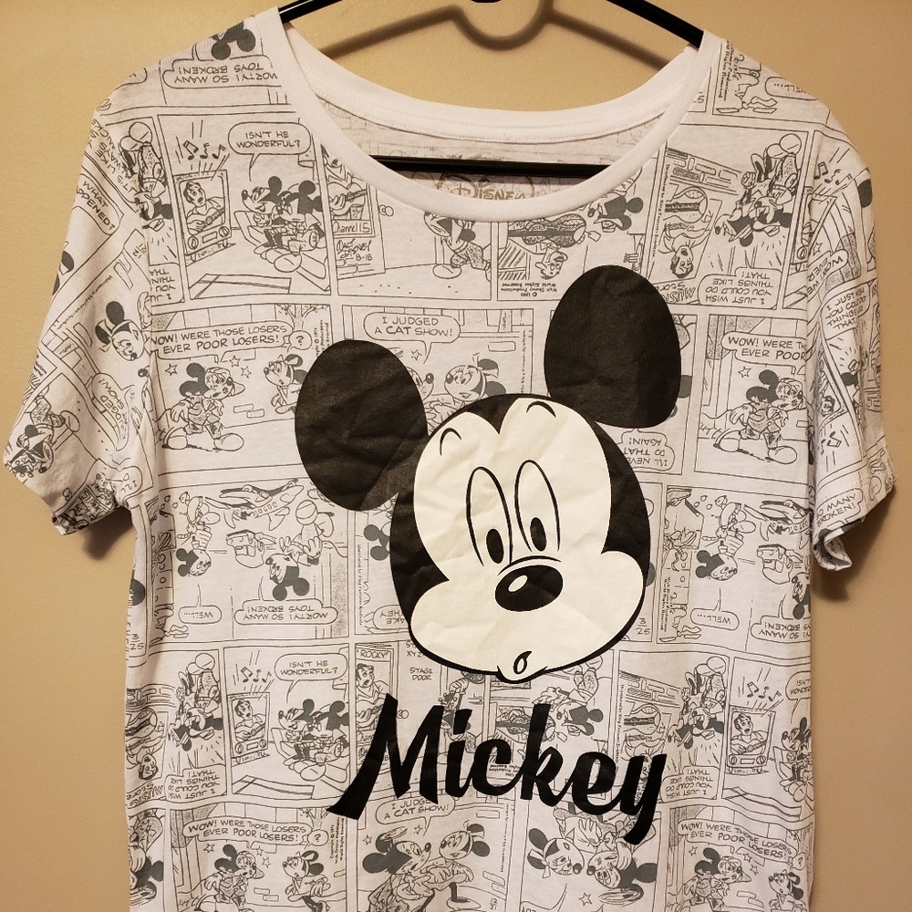 Youth size XL (15-17) Disney Mickey Mouse tshirt